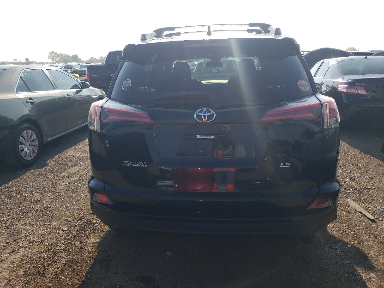 2T3ZFREV2HW340496 2017 Toyota Rav4 Le