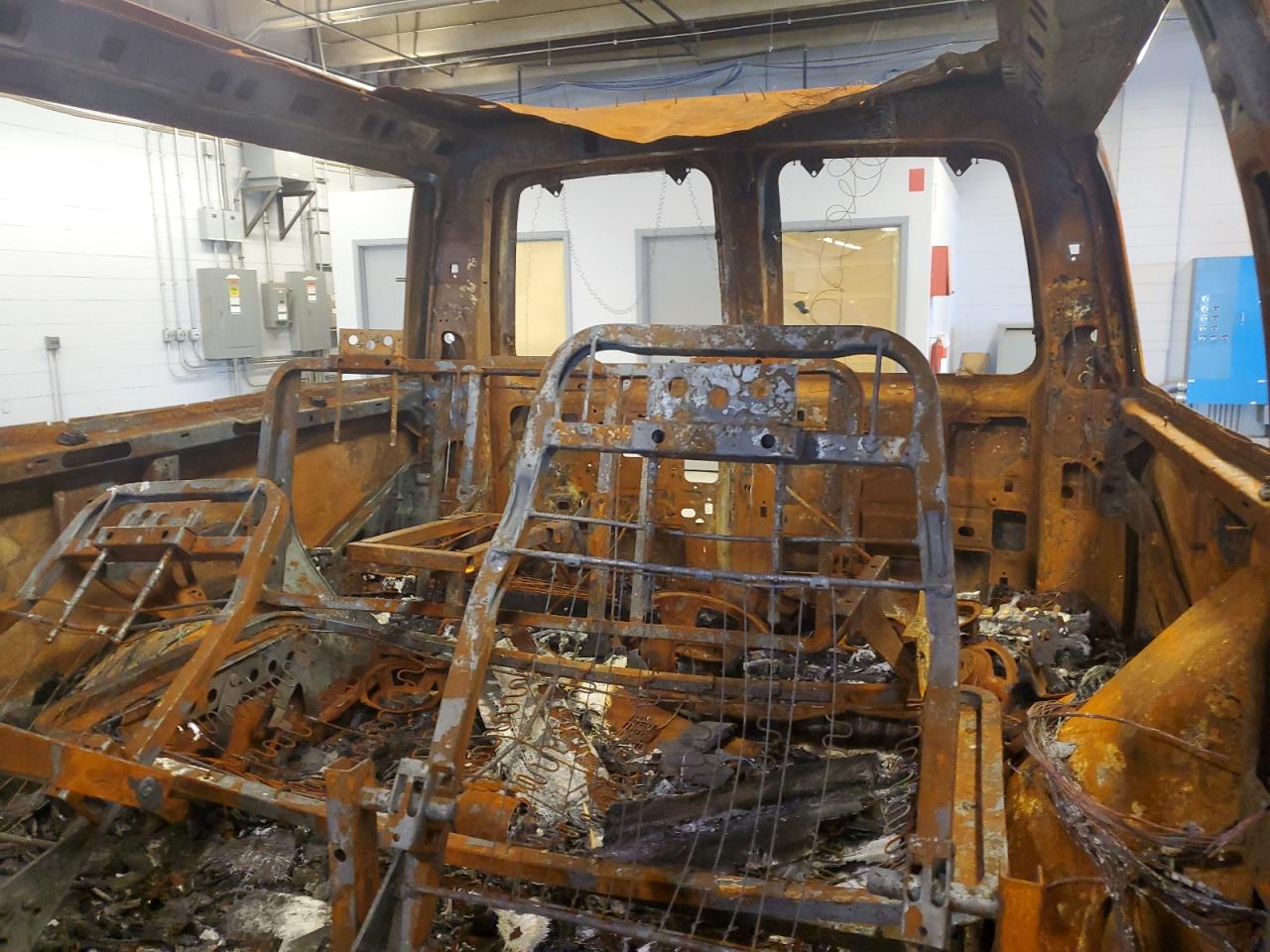 2003 Chevrolet Express G1500 VIN: 1GBFG15T031233183 Lot: 43046384