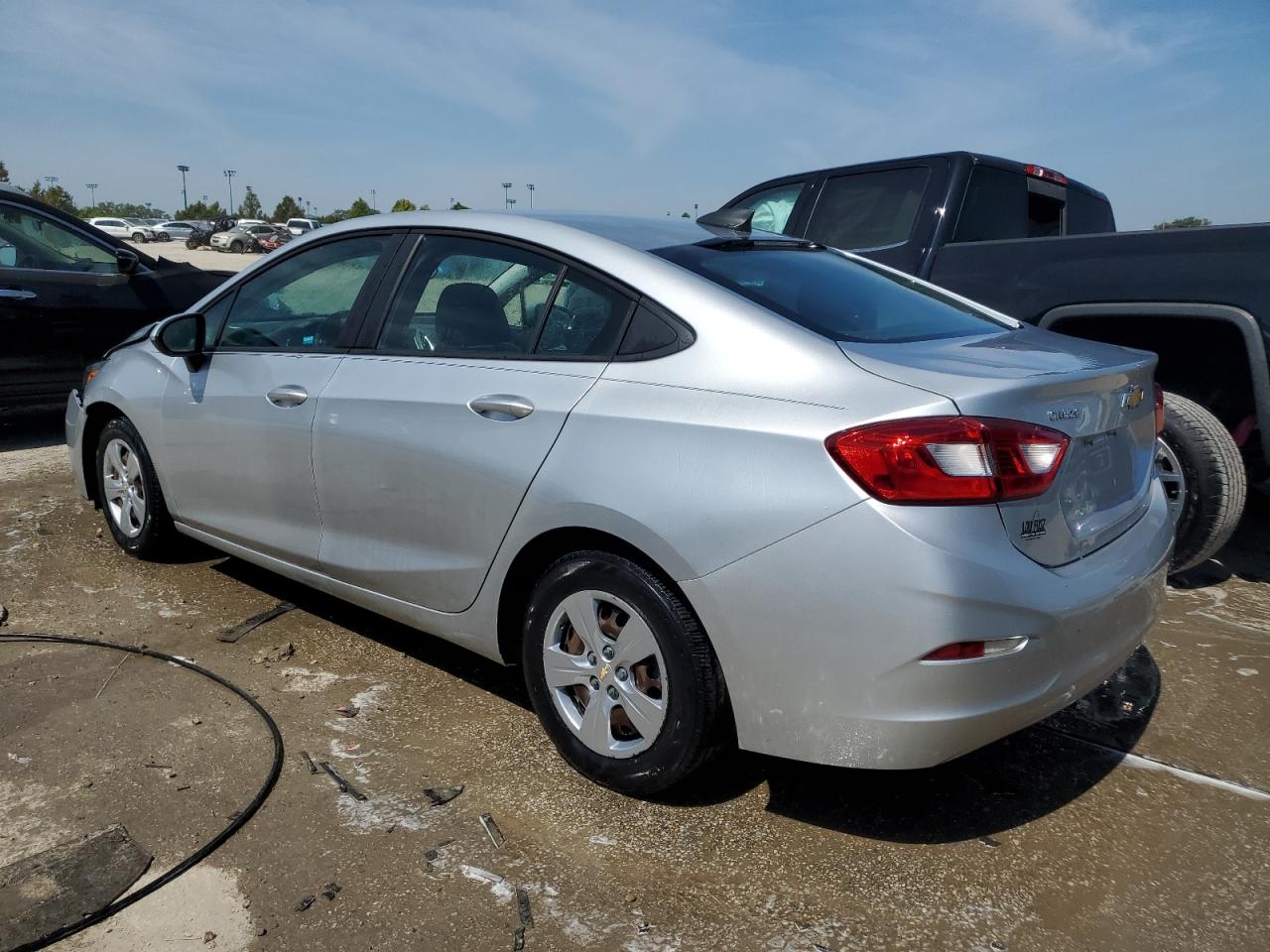 2018 Chevrolet Cruze Ls VIN: 1G1BC5SM6J7123879 Lot: 68649384