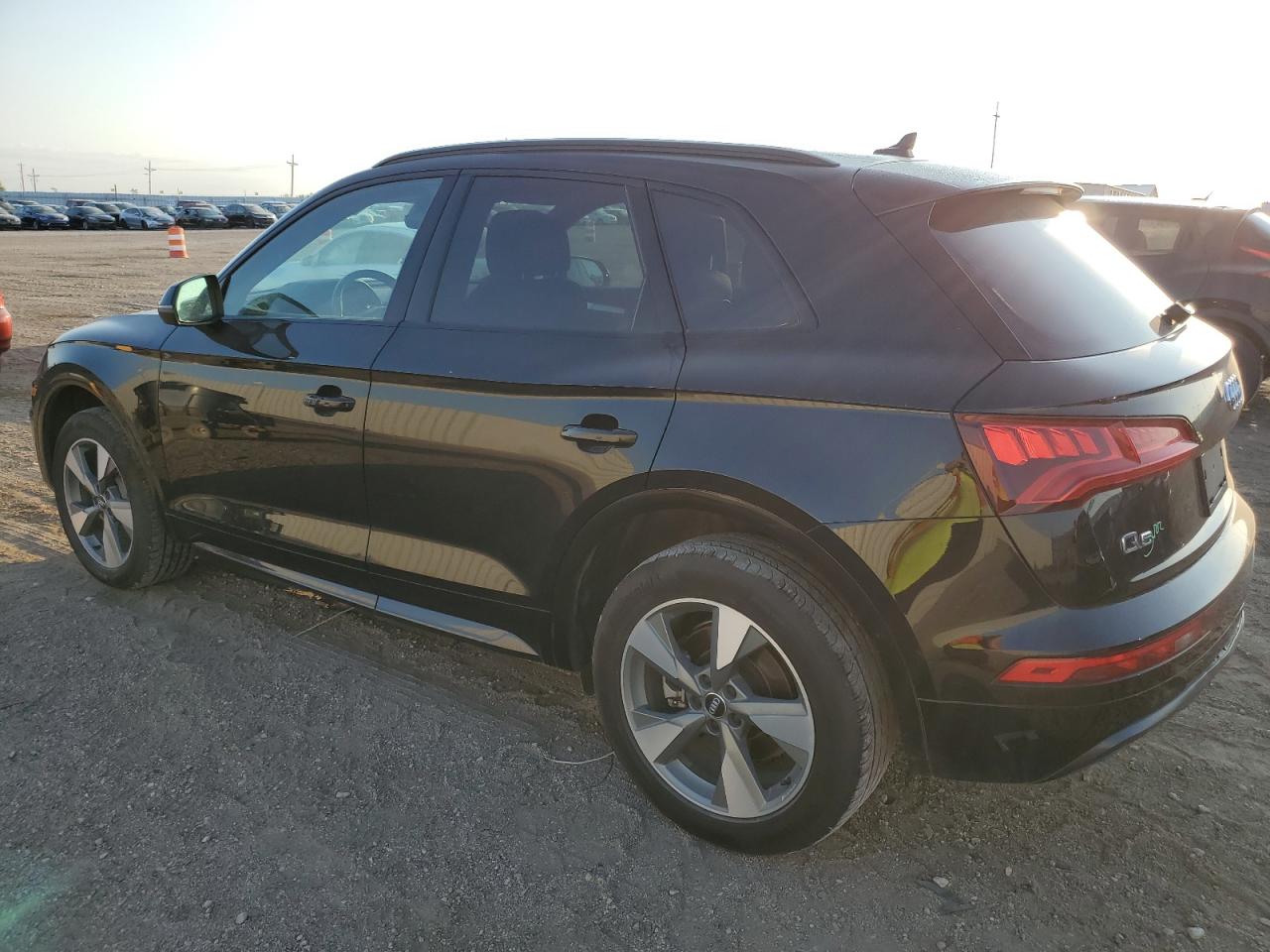 WA1ANAFY6L2089407 2020 AUDI Q5 - Image 2