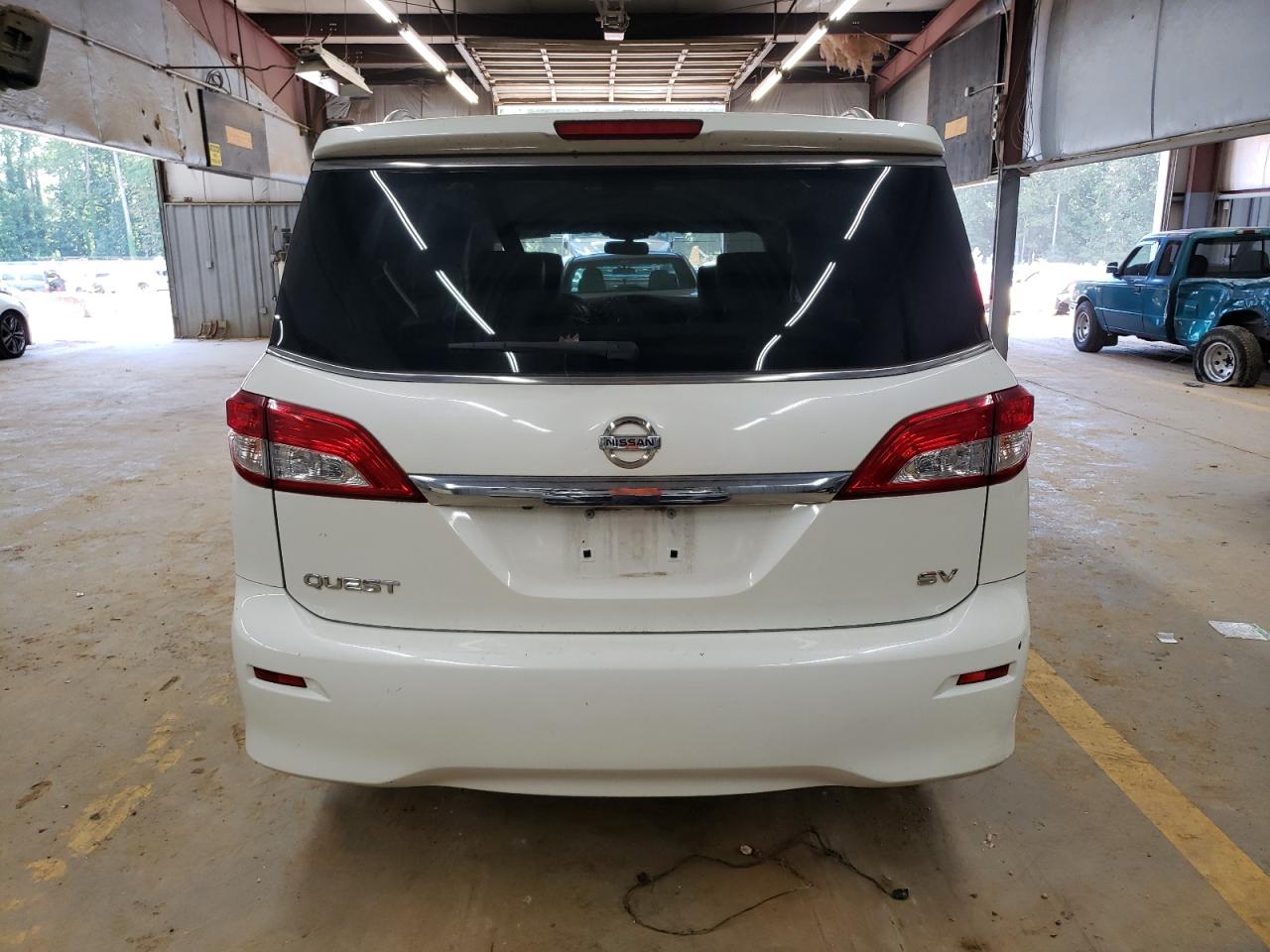 JN8AE2KP8E9104321 2014 Nissan Quest S