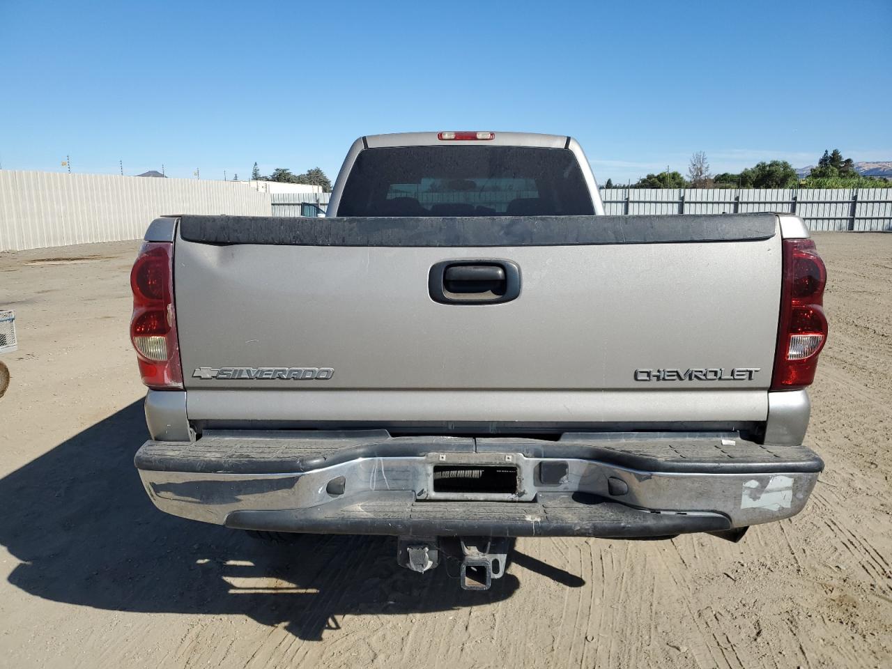 2003 Chevrolet Silverado C2500 Heavy Duty VIN: 1GCHC23183F175186 Lot: 68148684