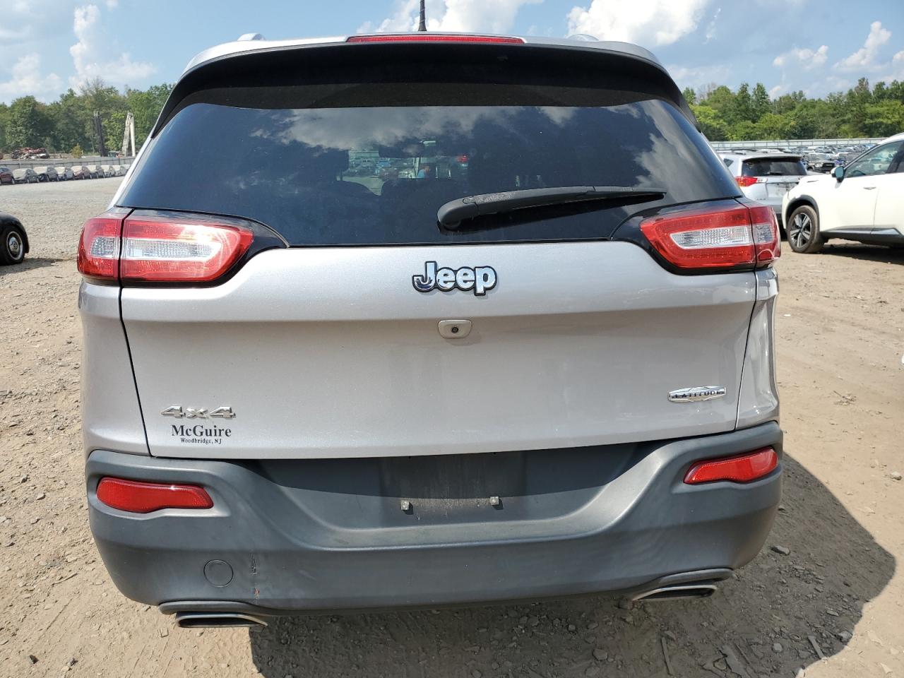 2018 Jeep Cherokee Latitude Plus VIN: 1C4PJMLX4JD501737 Lot: 68698394