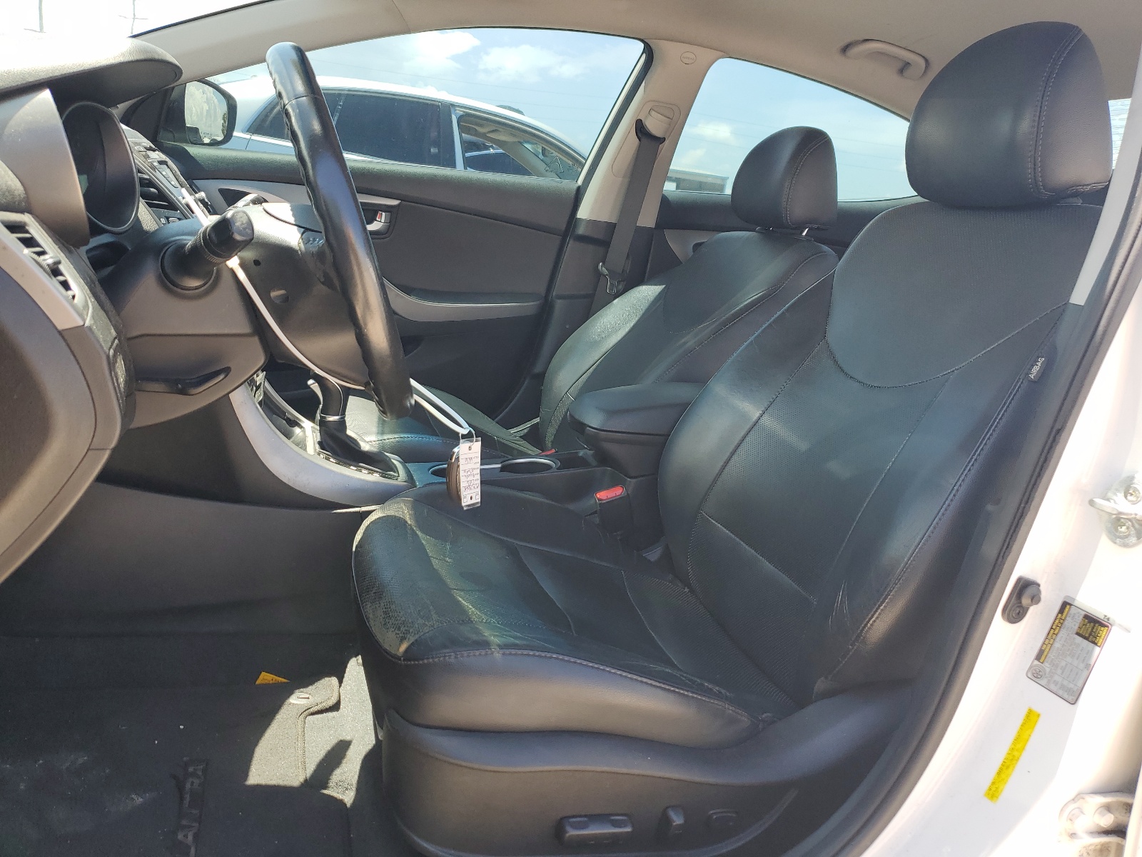 5NPDH4AE6GH659273 2016 Hyundai Elantra Se