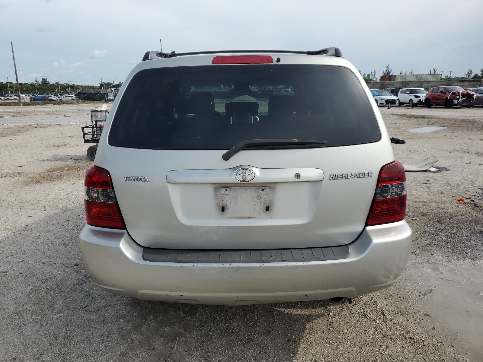 JTEGD21AX50109798 2005 Toyota Highlander
