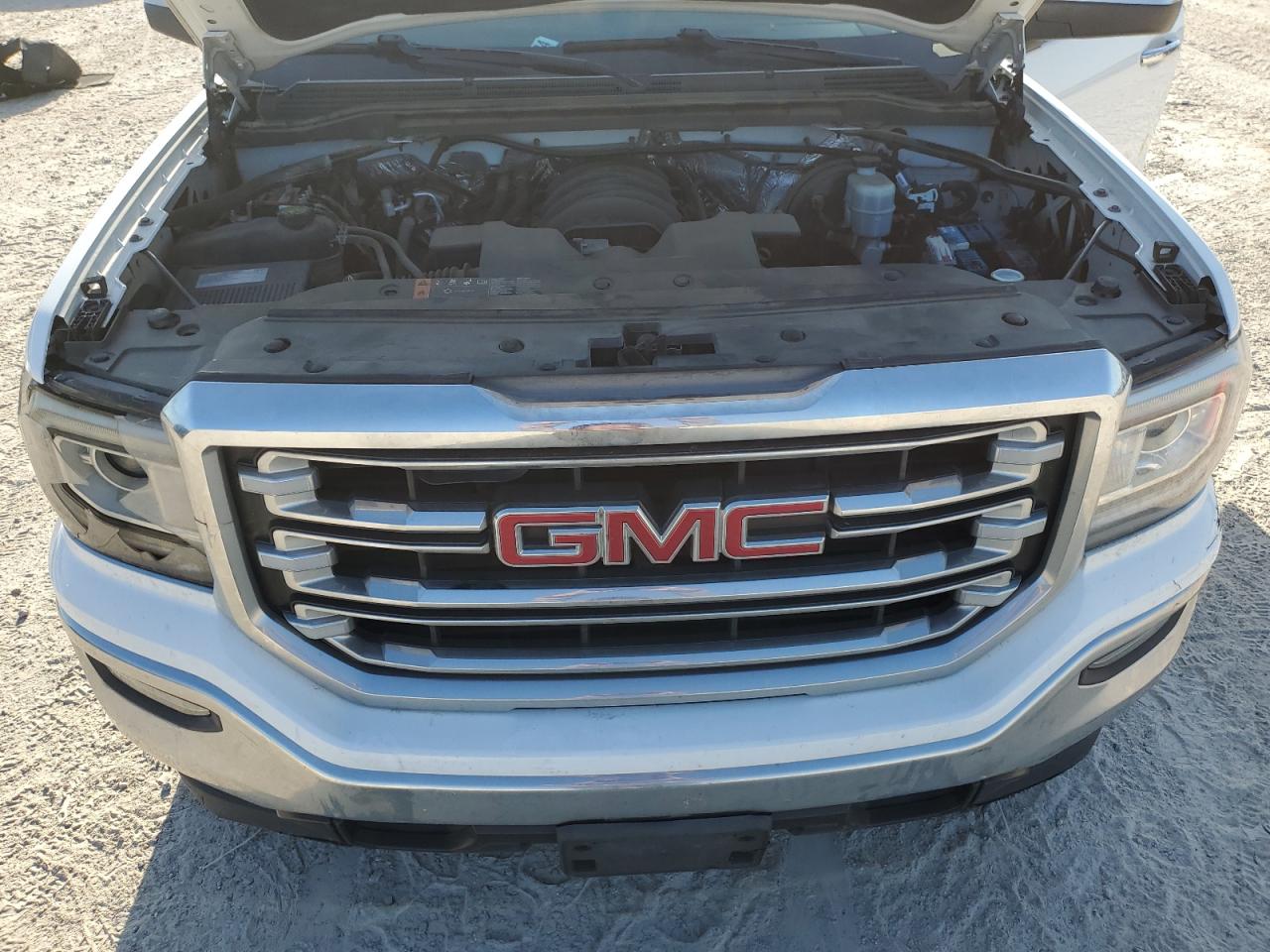 2018 GMC Sierra - Image 11