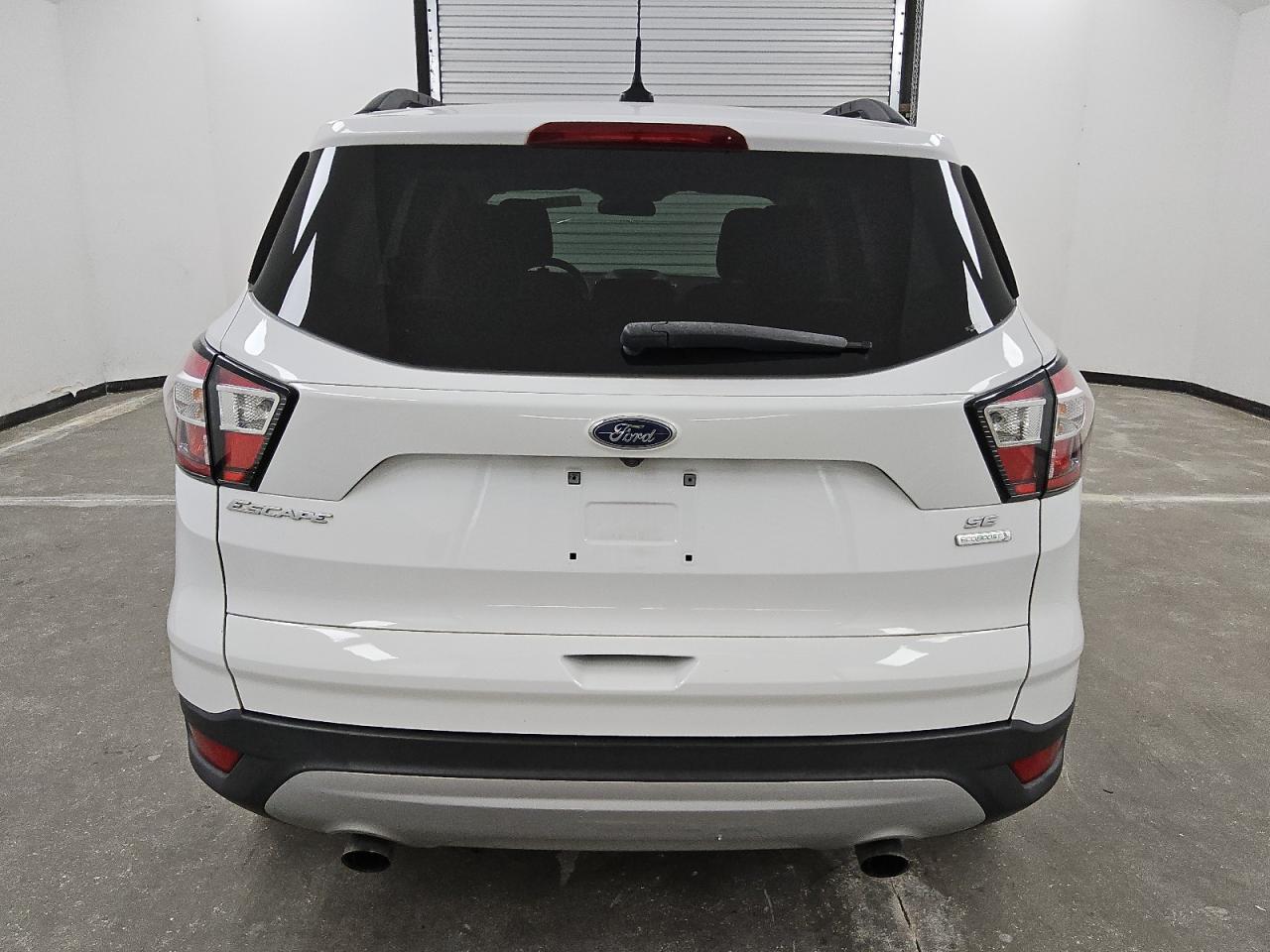 1FMCU0GD7JUB82926 2018 Ford Escape Se