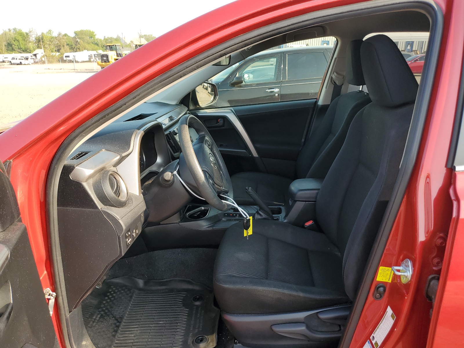 JTMBFREV4HJ140803 2017 Toyota Rav4 Le