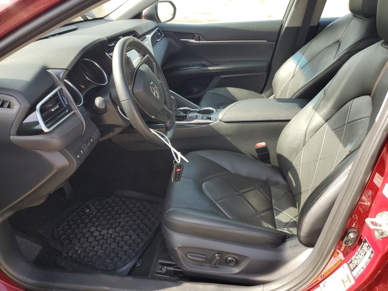 4T1B11HK8JU558685 2018 Toyota Camry L