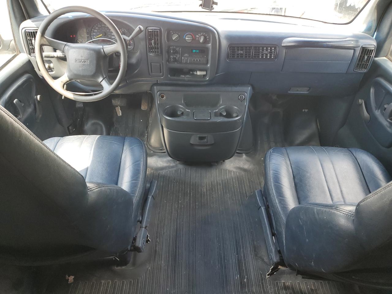 1GTHG35R0W1009940 1998 GMC Savana G3500