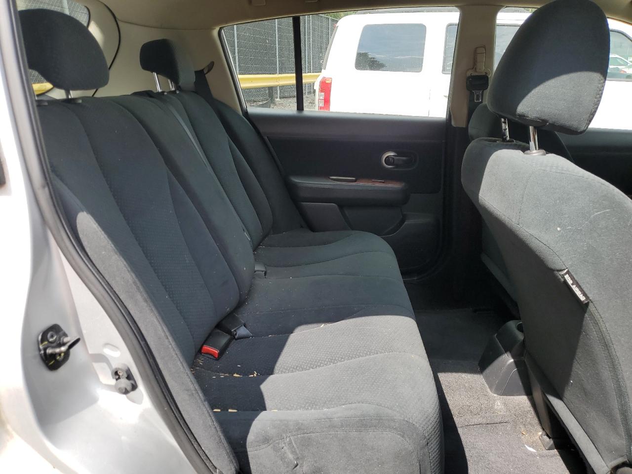 2010 Nissan Versa - Image 10