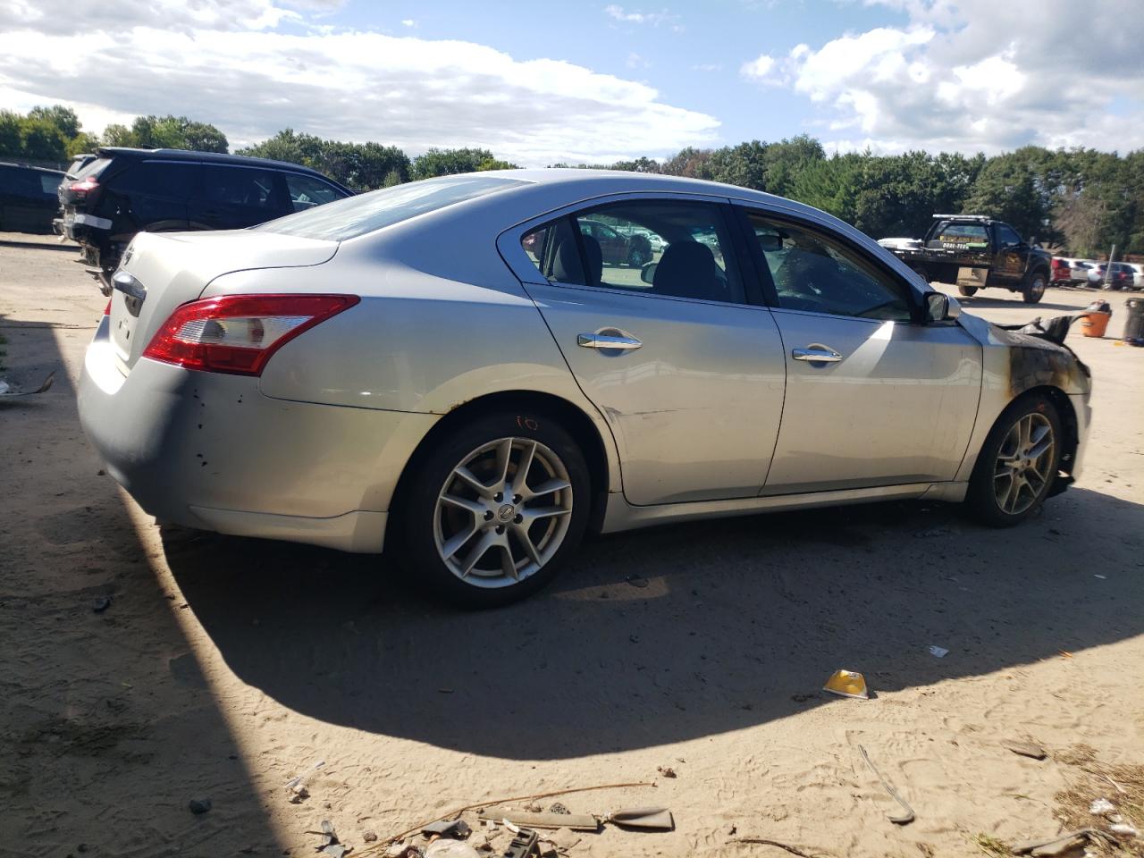 2009 Nissan Maxima - Image 3