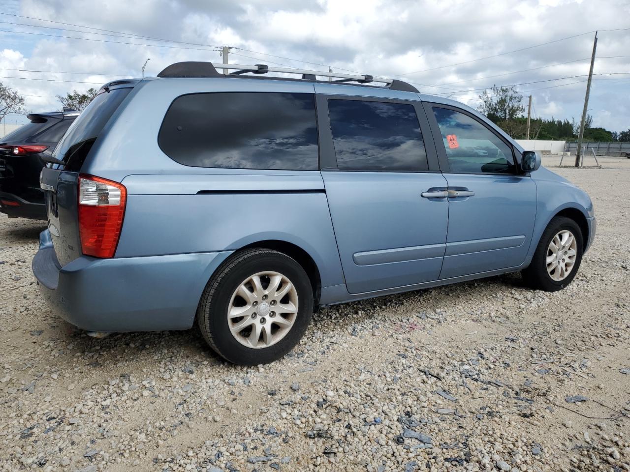 2007 Kia Sedona - Image 3
