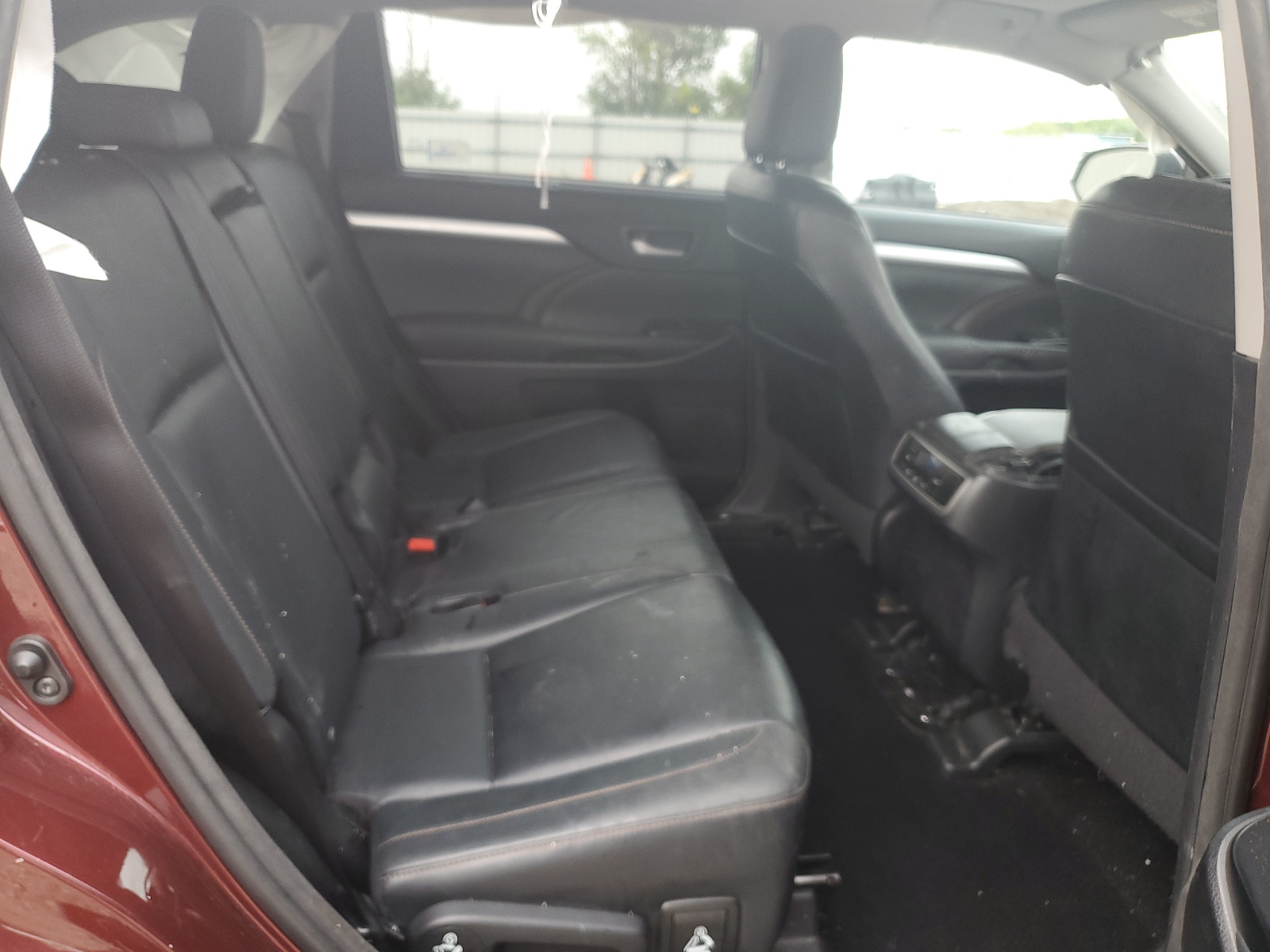 5TDJKRFH9ES055566 2014 Toyota Highlander Xle