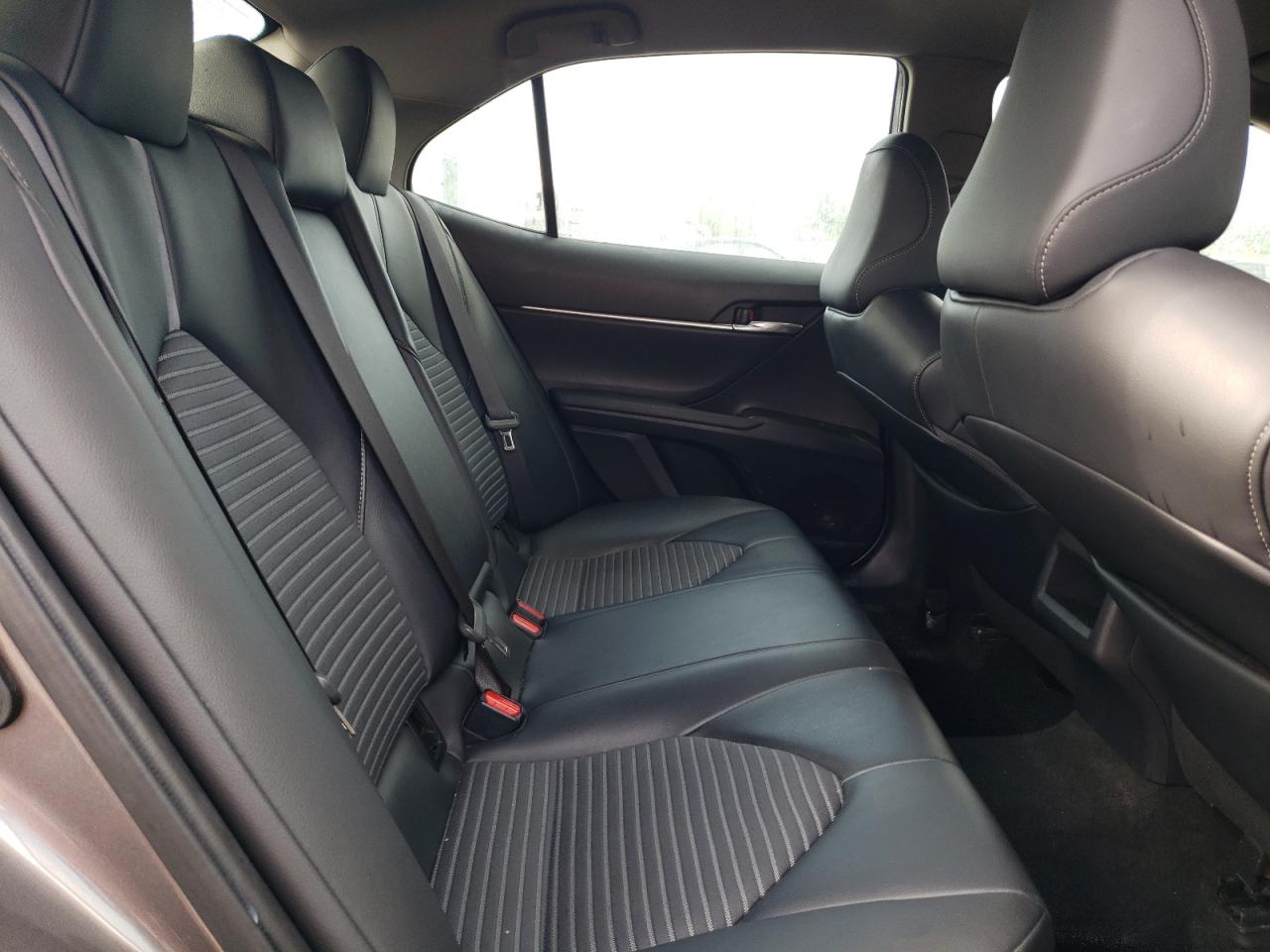 2021 Toyota Camry - Image 10