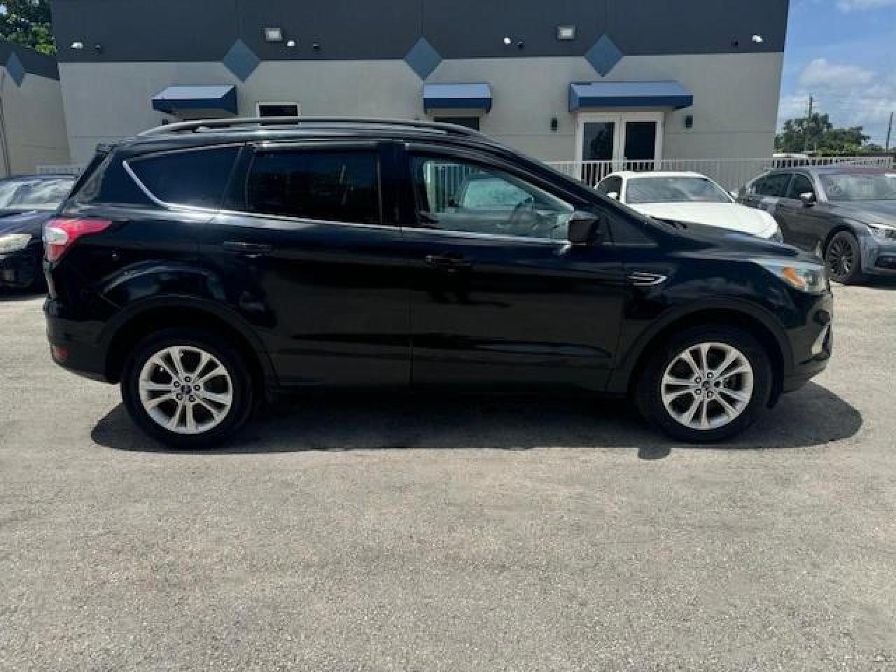 2017 Ford Escape Se VIN: 1FMCU9GD7HUD01945 Lot: 69726524