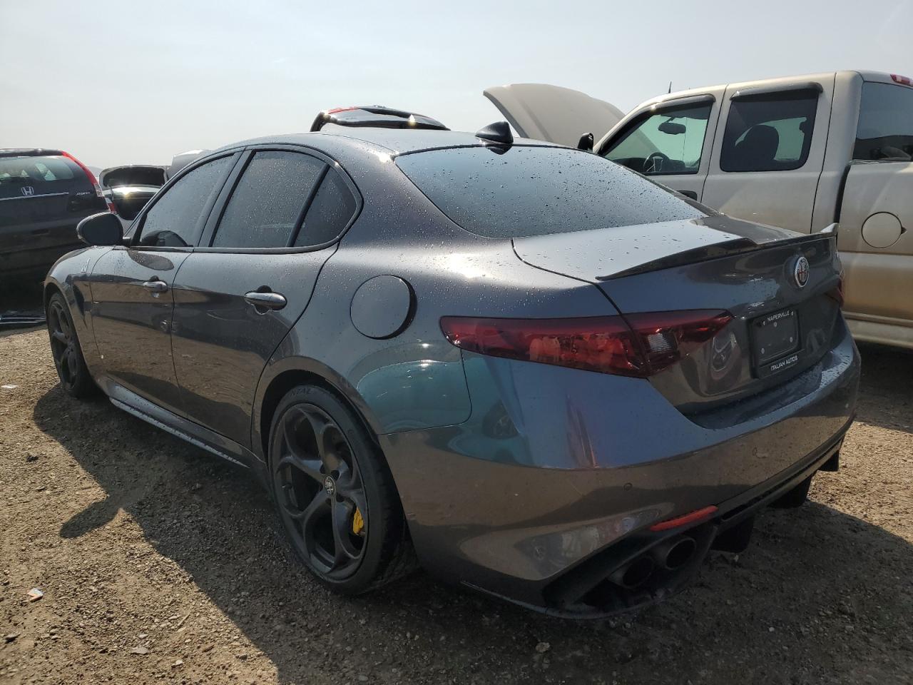 ZARFAEAV8J7580479 2018 ALFA ROMEO GIULIA - Image 2