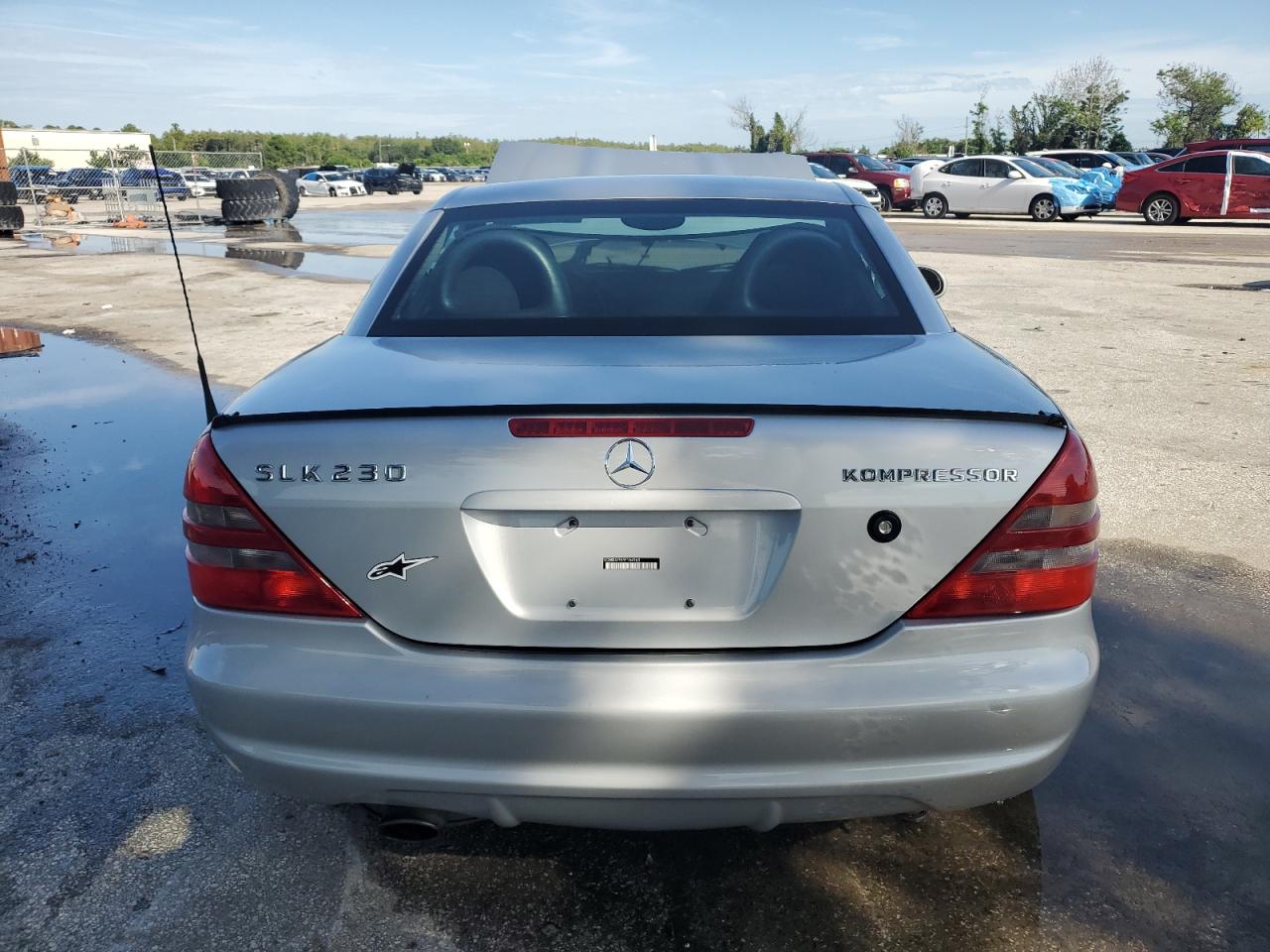 2000 Mercedes-Benz Slk 230 Kompressor VIN: WDBKK47F6YF164963 Lot: 68790614