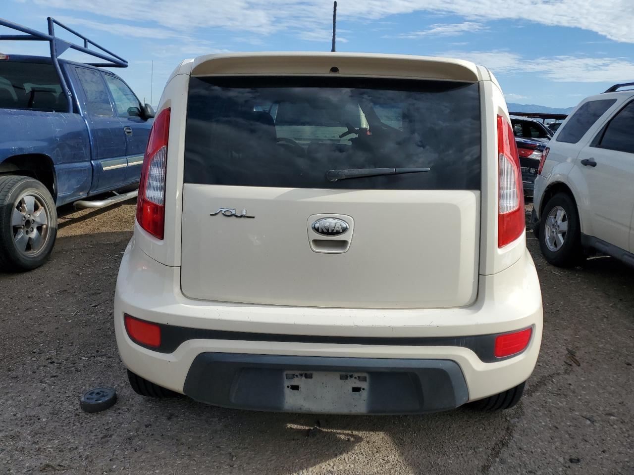 KNDJT2A67D7761082 2013 Kia Soul +