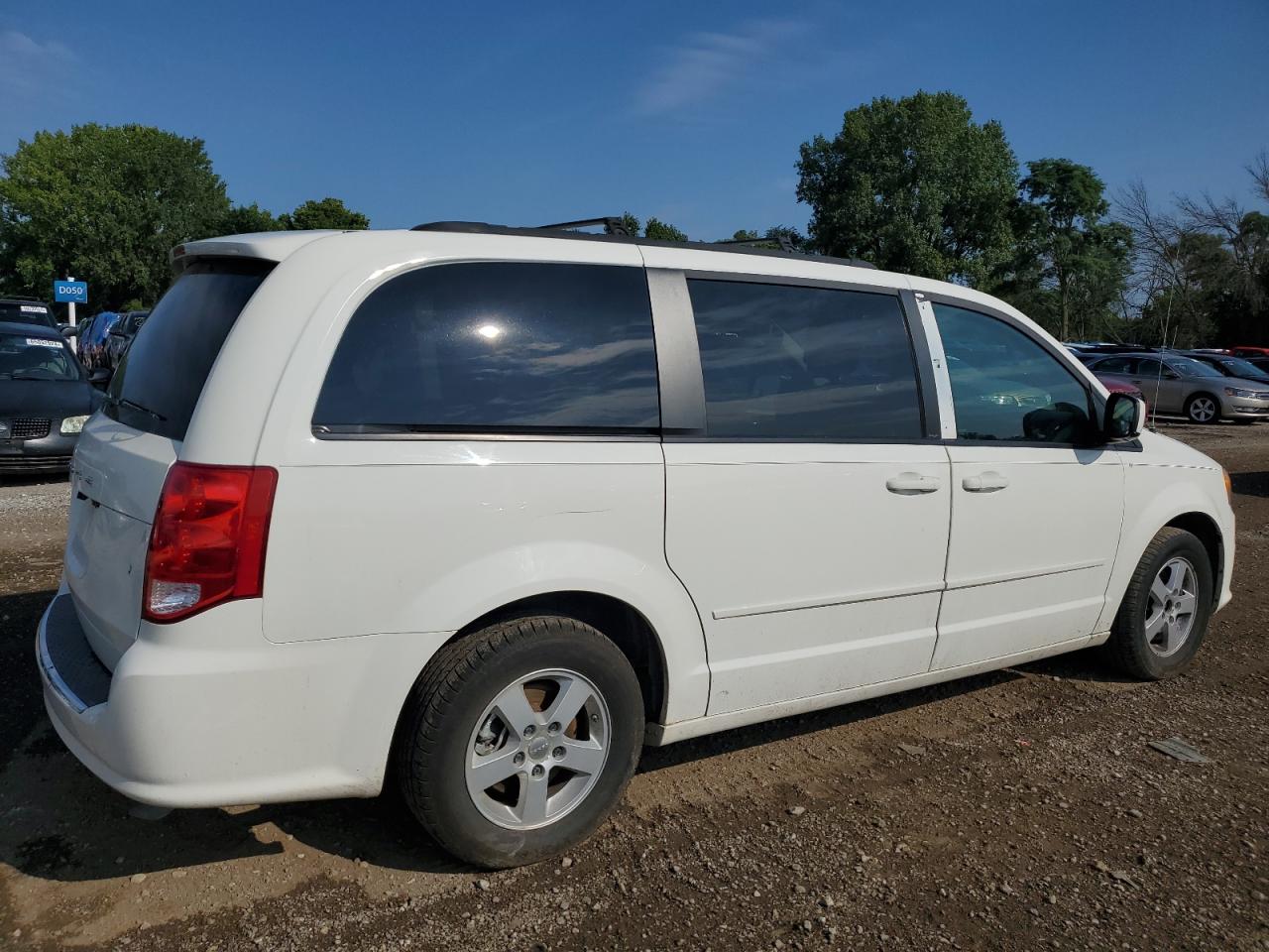 2012 Dodge Caravan - Image 3