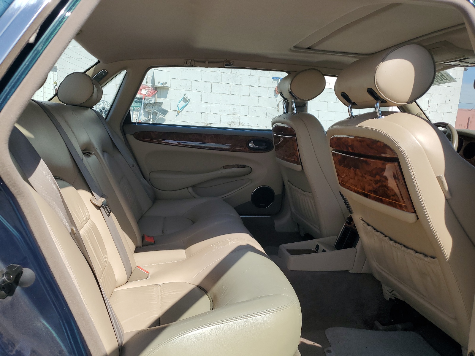 SAJDA24C1YLF06045 2000 Jaguar Vandenplas