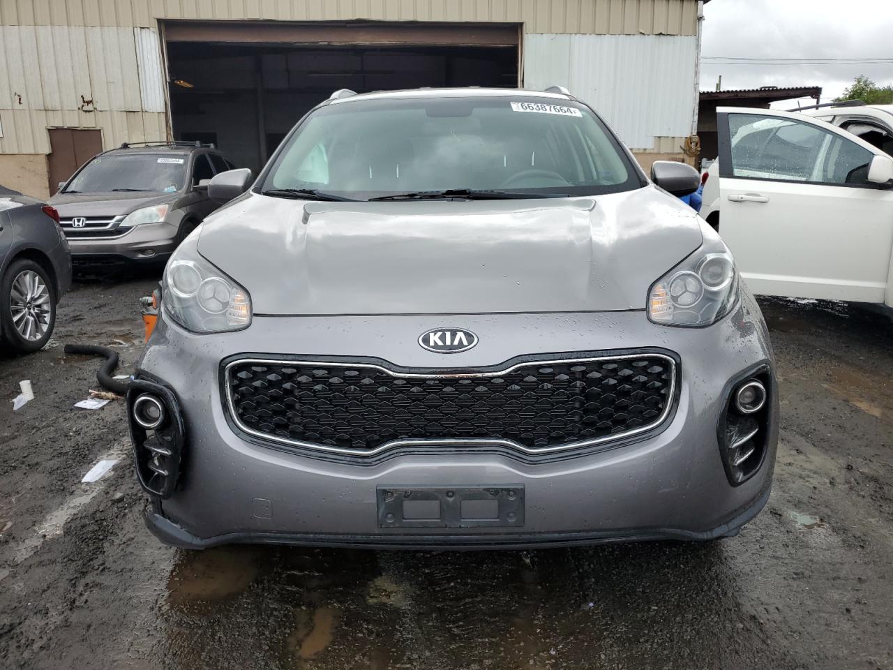 KNDPMCAC6J7352375 2018 Kia Sportage Lx