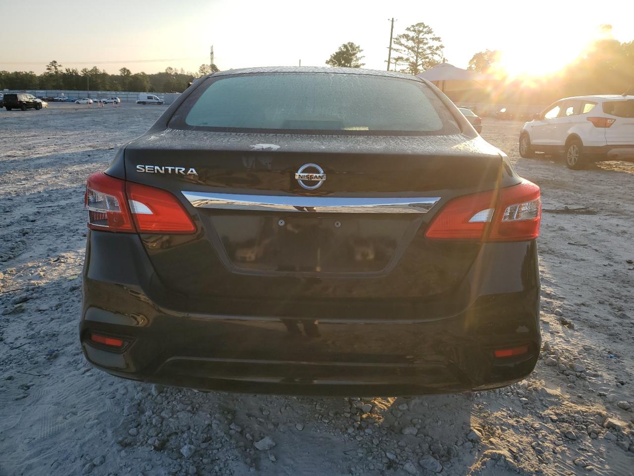 2018 Nissan Sentra S VIN: 3N1AB7AP8JY304688 Lot: 68462974