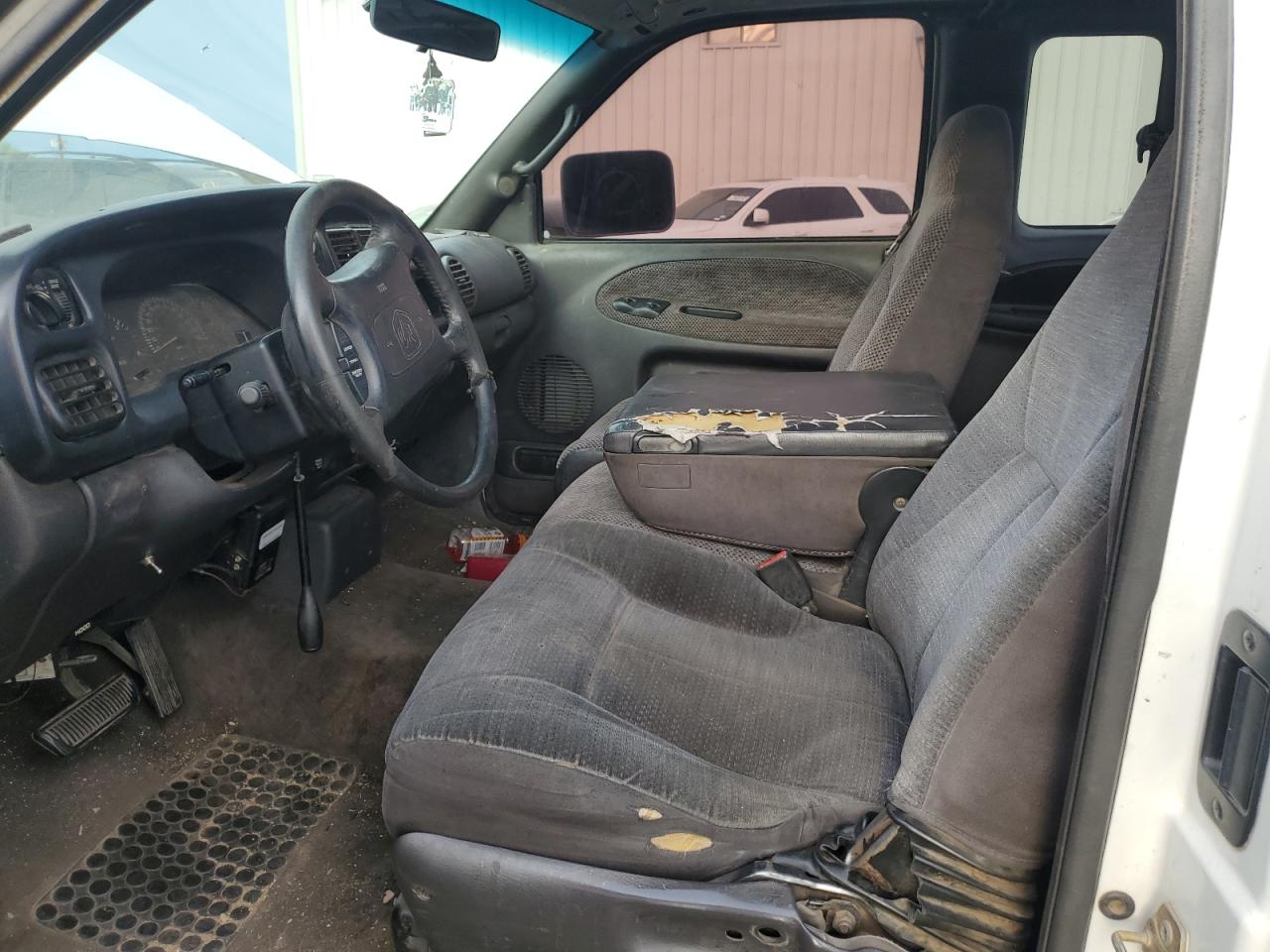 1999 Dodge Ram 2500 VIN: 1B7KC2364XJ535252 Lot: 68307364