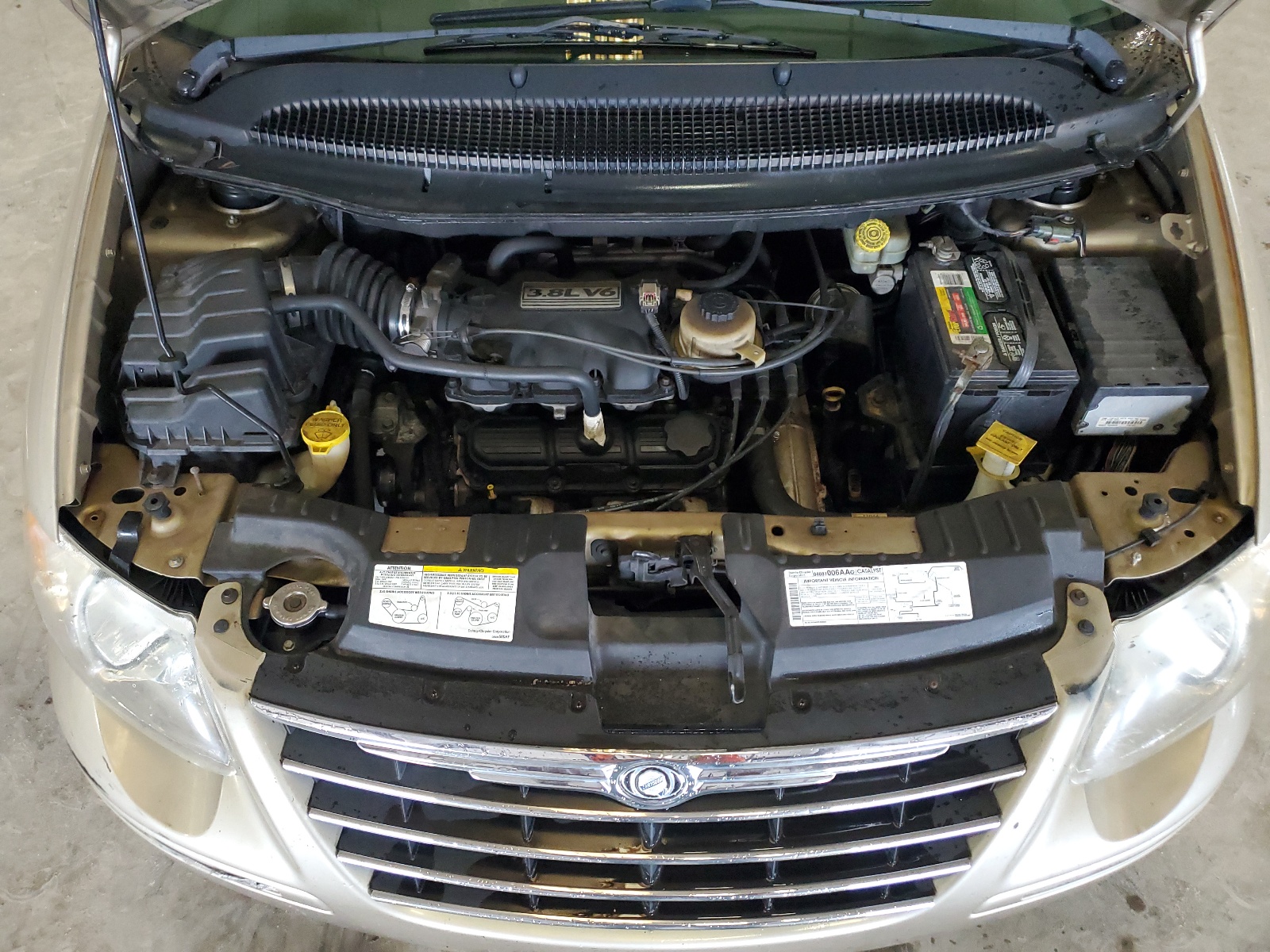 2C4GP54L25R189226 2005 Chrysler Town & Country Touring