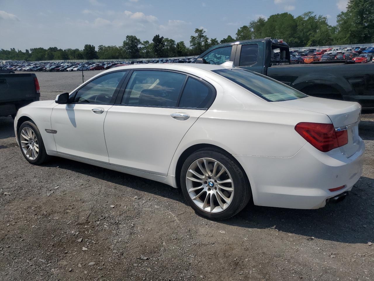 2012 BMW 750 Lxi VIN: WBAKC8C59CC437050 Lot: 66381914