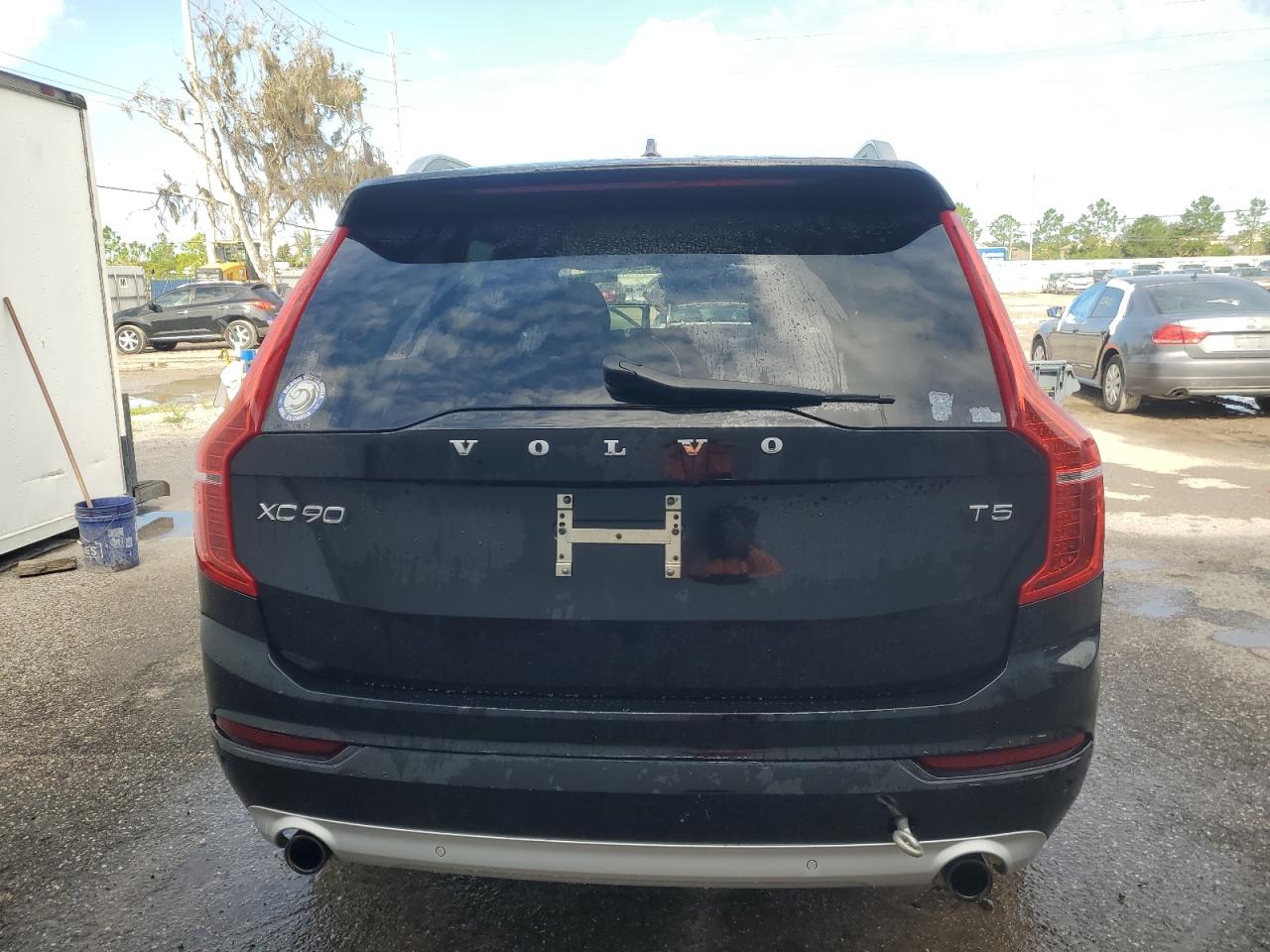 YV4102CK7J1349243 2018 Volvo Xc90 T5