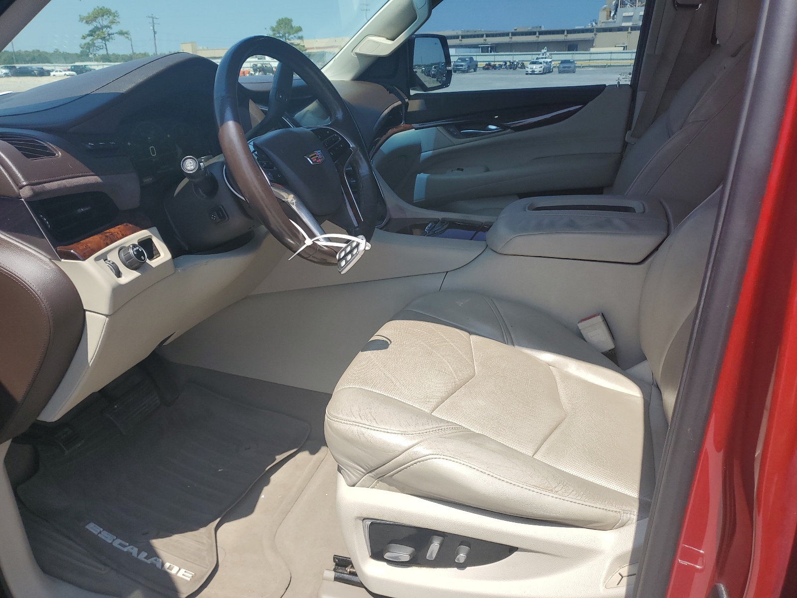 1GYS3MKJ7FR597837 2015 Cadillac Escalade Luxury