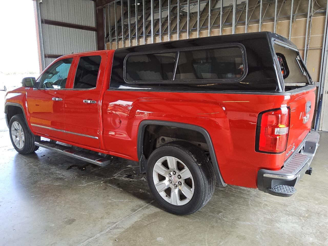 2015 GMC Sierra - Image 2