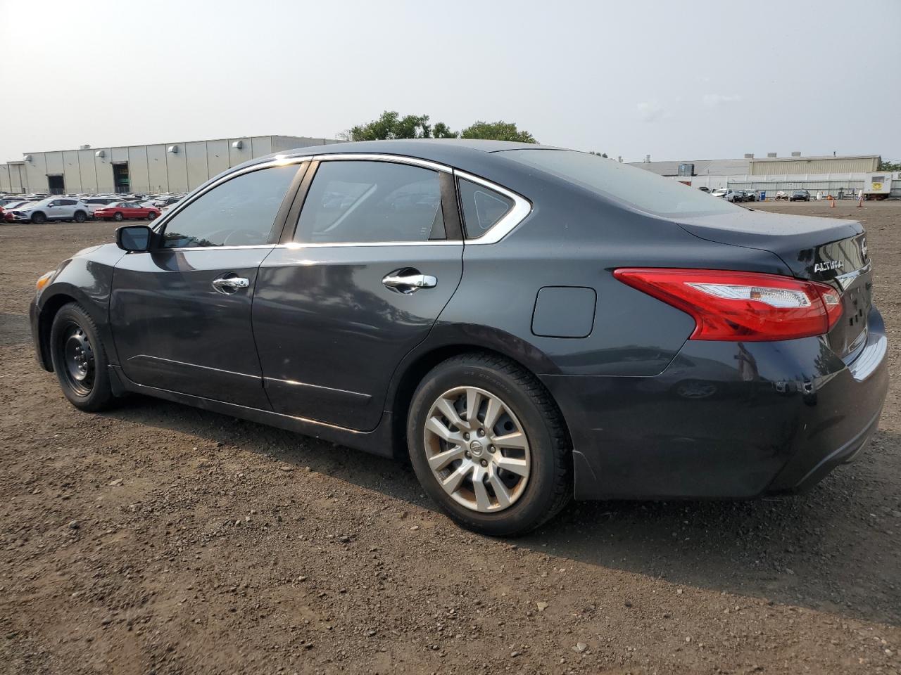 2017 Nissan Altima - Image 2