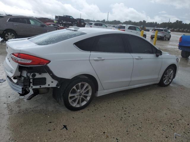 3FA6P0LU0LR194348 Ford Fusion SE 3