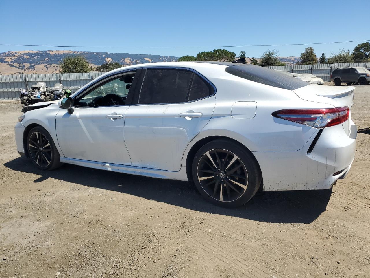 4T1B61HK8KU739904 2019 TOYOTA CAMRY - Image 2