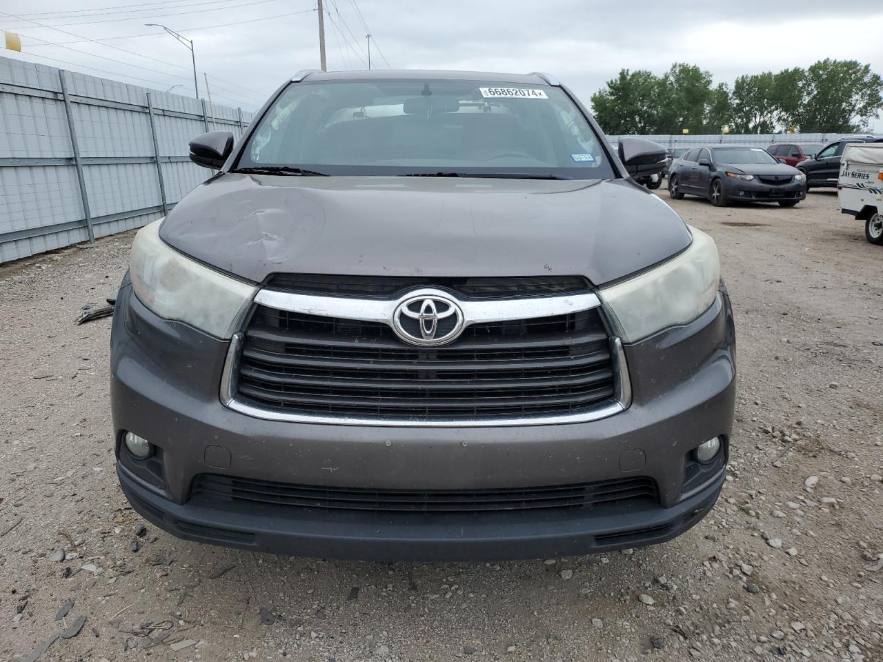 2016 Toyota Highlander - Image 5