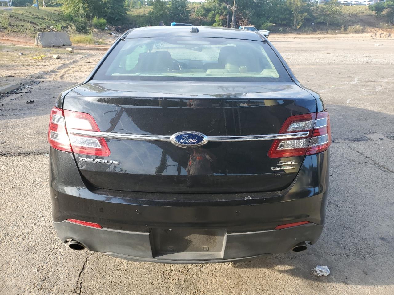 2015 Ford Taurus Sel VIN: 1FAHP2E85FG165413 Lot: 68684404