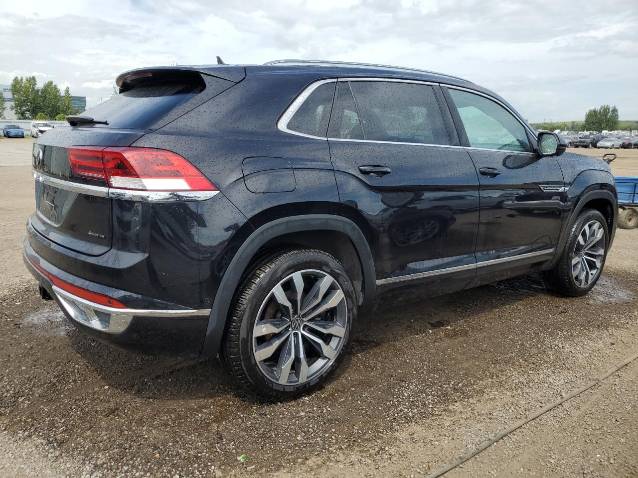 2023 Volkswagen Atlas Cross Sport Sel Premium R-Line VIN: 1V2FE2CA2PC218928 Lot: 68840474