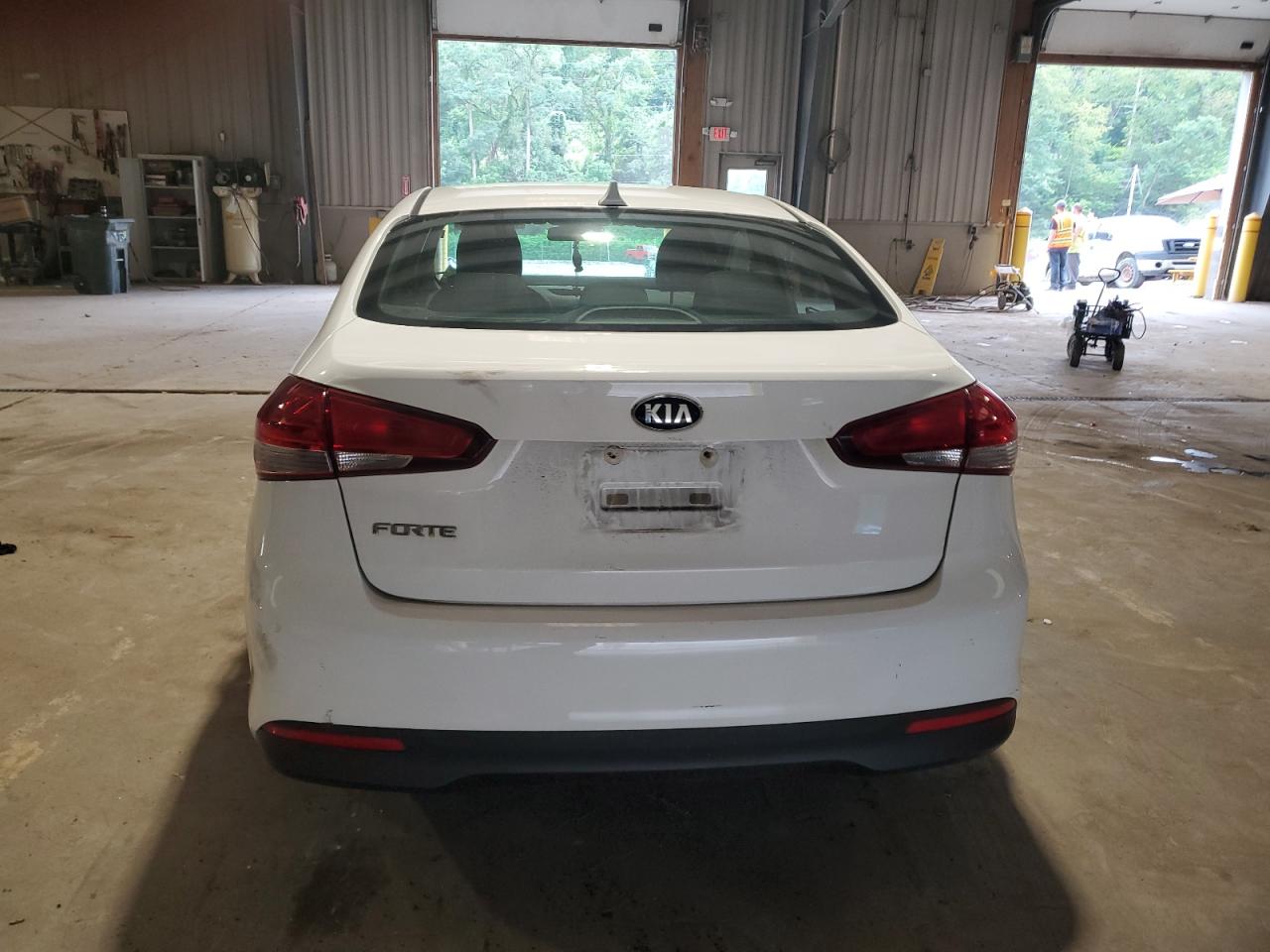 3KPFK4A75JE244906 2018 Kia Forte Lx