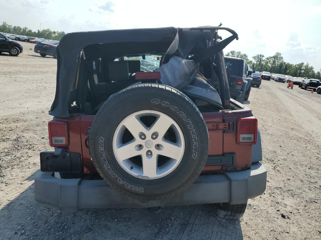 2007 Jeep Wrangler X VIN: 1J4GA39197L173611 Lot: 66896564