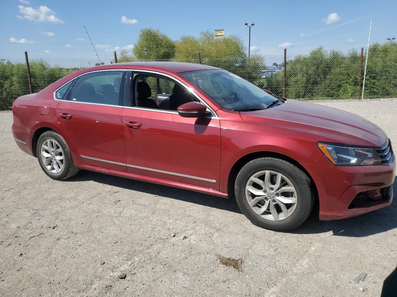 2016 Volkswagen Passat - Image 4