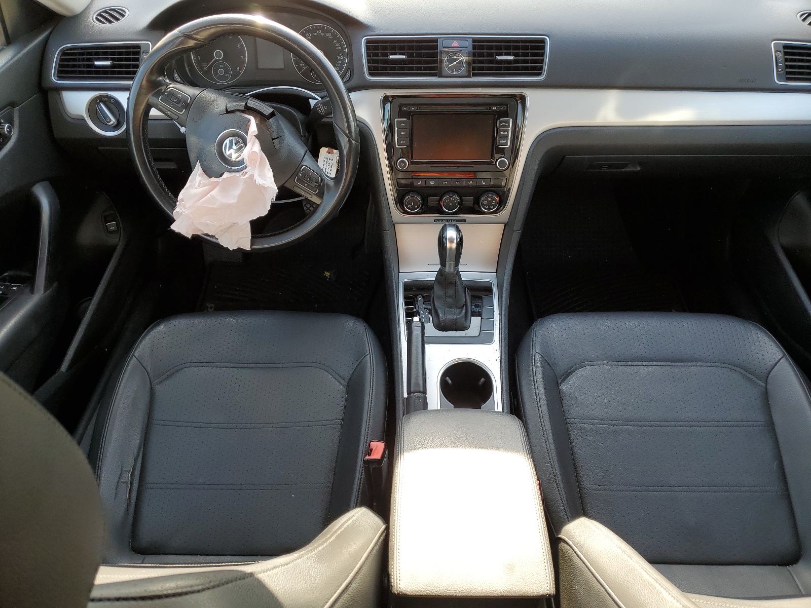 1VWBP7A35DC015441 2013 Volkswagen Passat Se