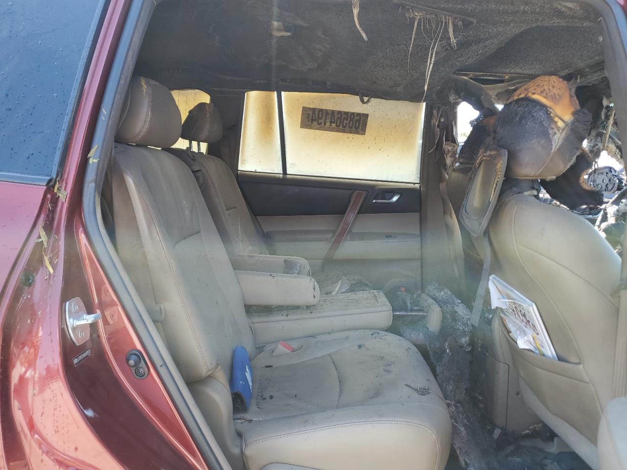 2010 Toyota Highlander - Image 11