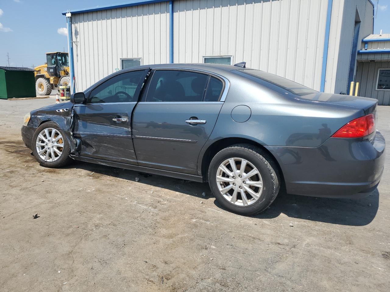 2011 Buick Lucerne - Image 2