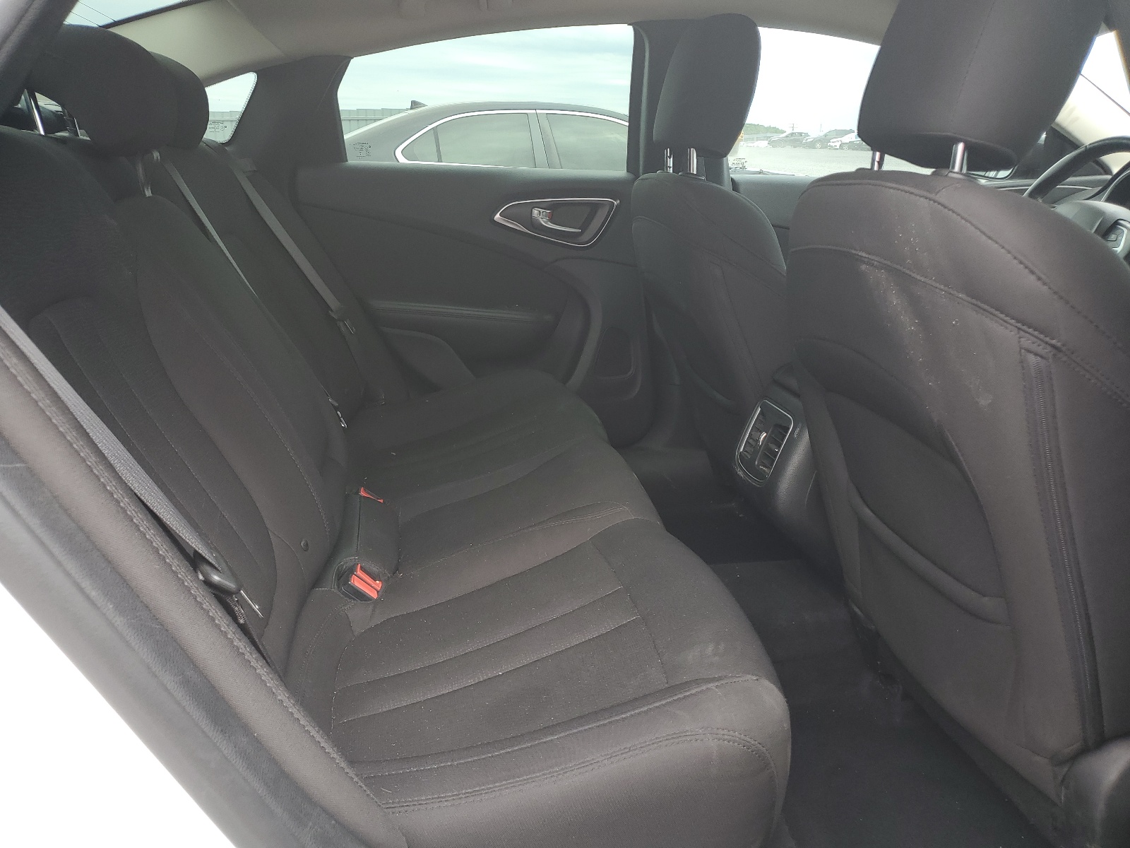 1C3CCCAB8FN728204 2015 Chrysler 200 Limited