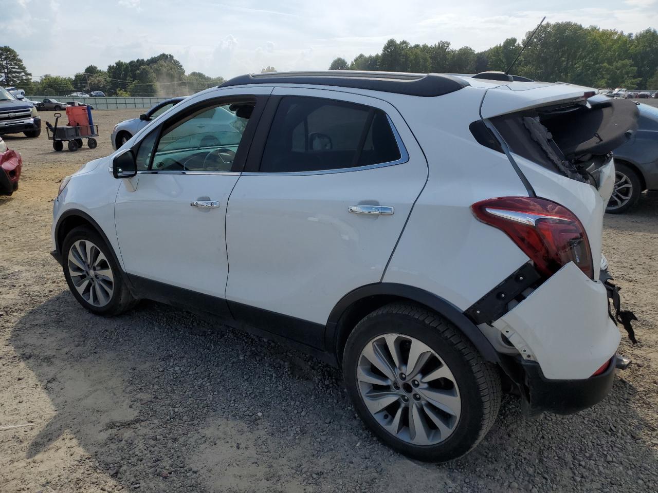 KL4CJASB2HB063576 2017 BUICK ENCORE - Image 2