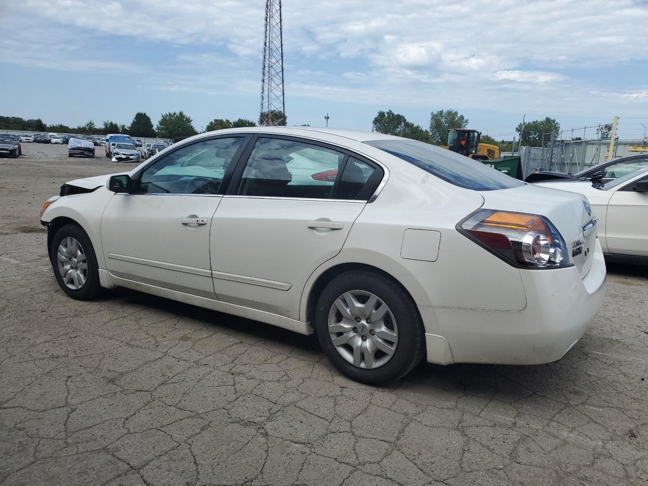 2010 Nissan Altima - Image 2