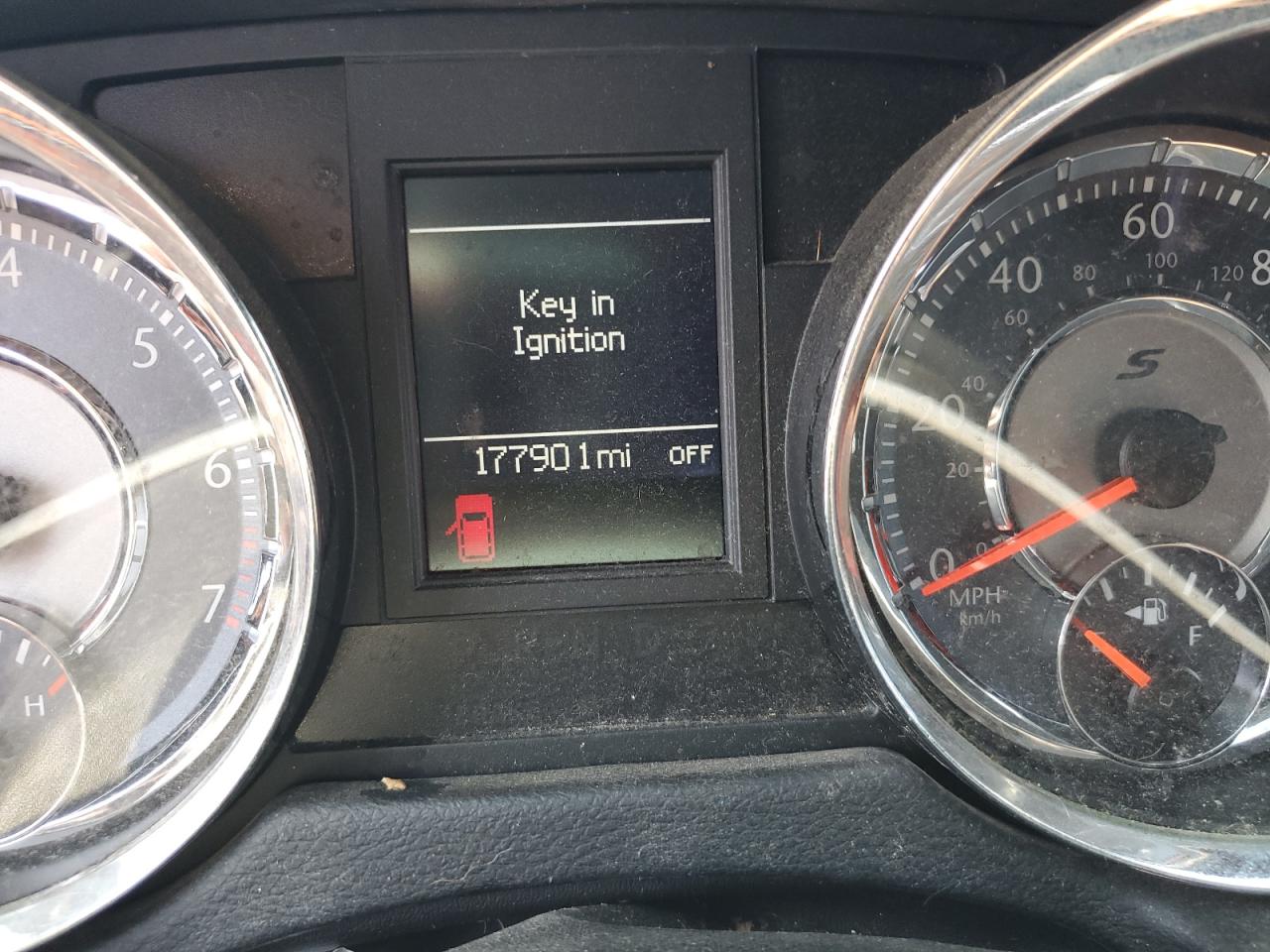 2015 Chrysler Town & Country S VIN: 2C4RC1HG5FR755780 Lot: 65769754