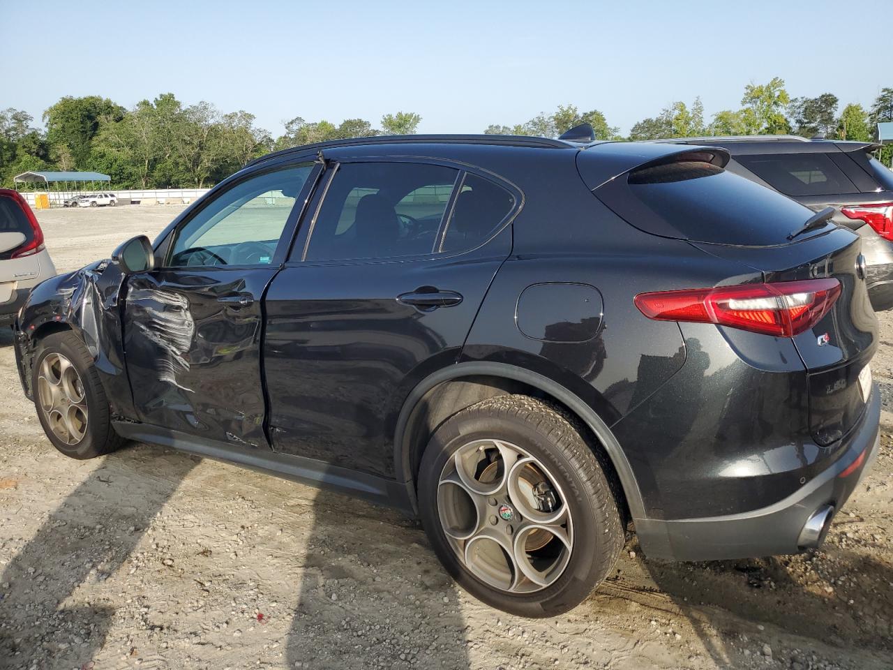 ZASFAKPN3J7B65772 2018 ALFA ROMEO STELVIO - Image 2